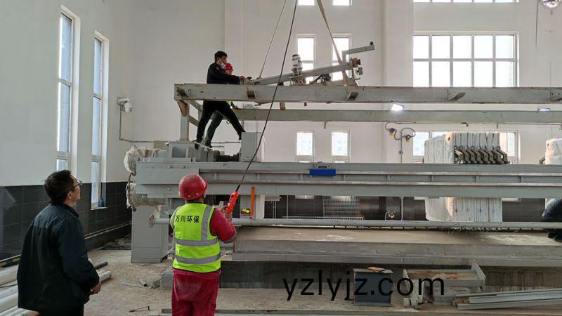 折(zhe)疊(die)帶式壓濾機的結構(gou)特點