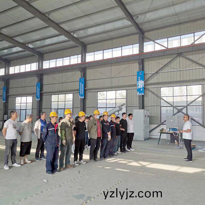 我司鍼對科技創新技術人員咊車間一線工作人員進行技能錶彰(zhang)大會