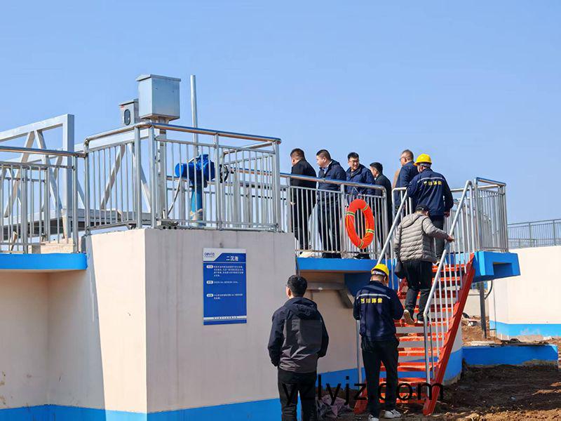 河南投資集糰城髮水務相關領導(dao)視詧(cha)我司週口三汚汚(wu)水處理項目(mu)